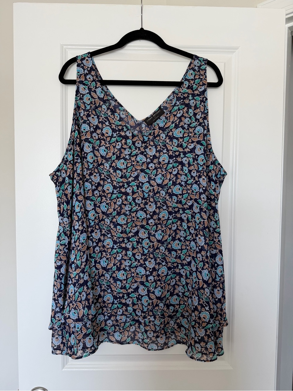 Lane Bryant Navy Floral V-Neck Sleeveless Top